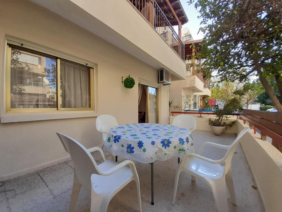 Albert'S Apartment Mackenzie 001 Larnaca Exterior photo